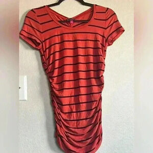 Vince Camuto T shirt